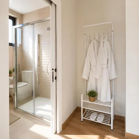 Stylish Host Villa, Cerca De Playas *
