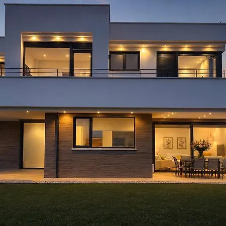 Stylish Host Villa, Cerca De Playas Holiday home Santa Cruz De Bezana